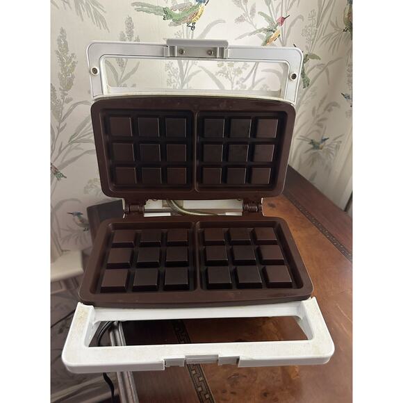 Vintage Oster Gold N' Crispy Belgian Waffle Maker 398E TESTED/ WORKING - Picture 8 of 8